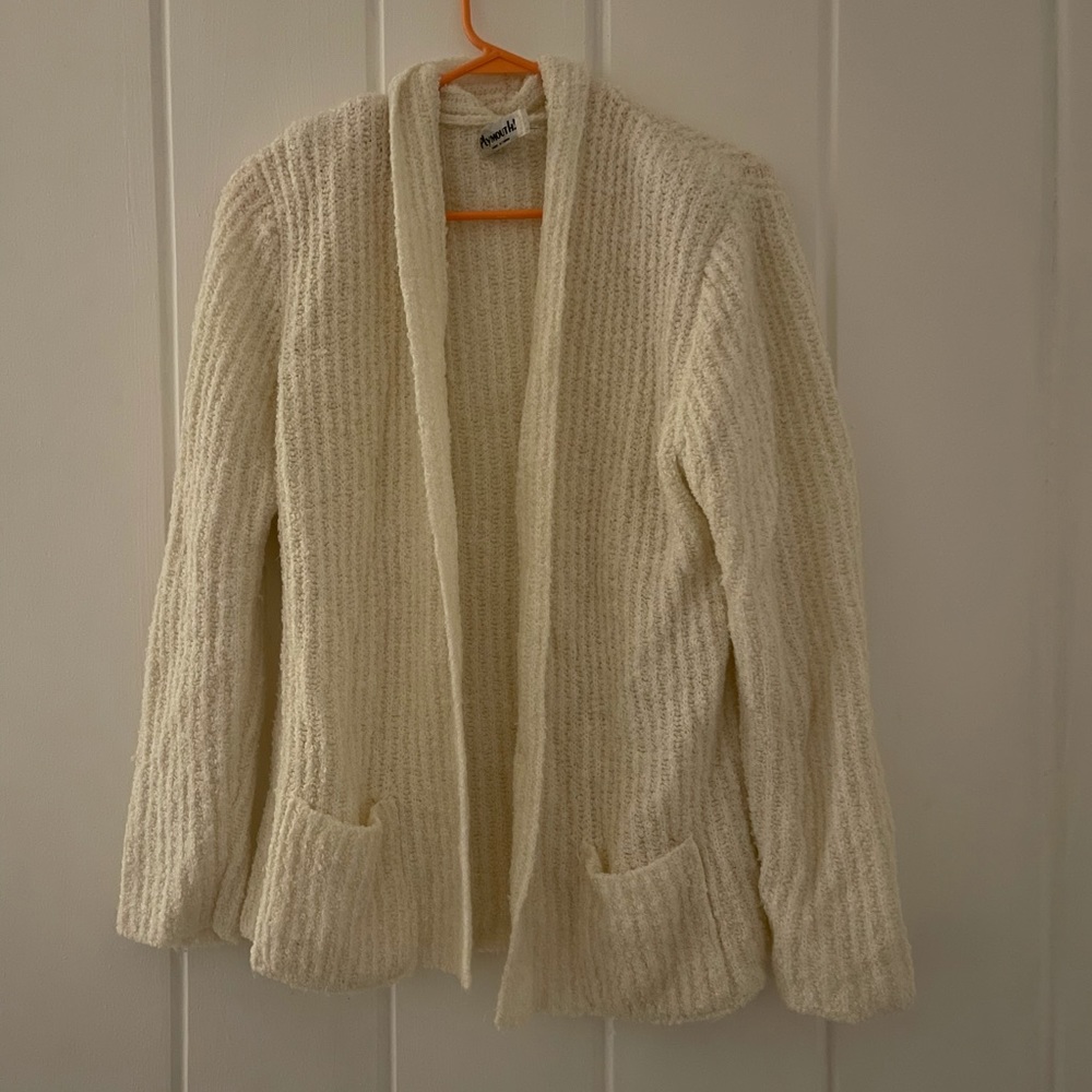 Soft gorgeous vintage white sweater